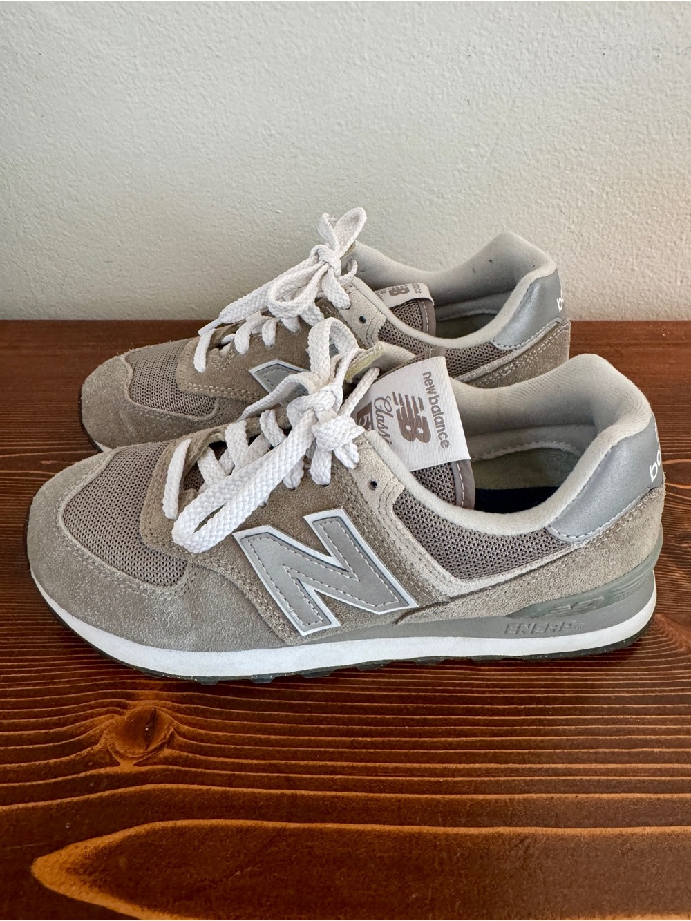 New Balance 574 Unisex Sneakers in Light Gray and White, M 5 / W 6.5